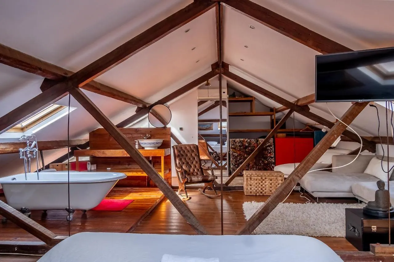 Double Floor Penthouse-Stylish Apartment Lisbon