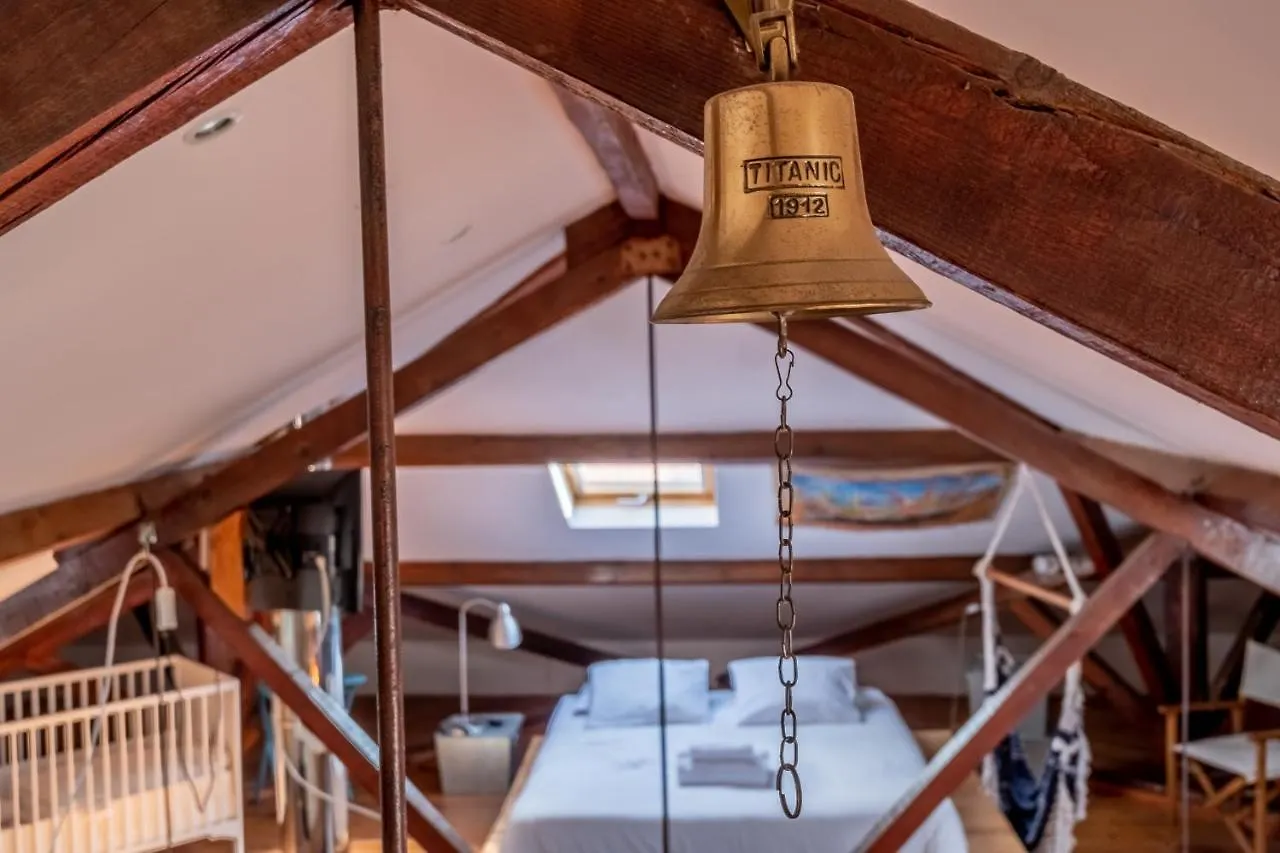 Double Floor Penthouse-Stylish Apartment Lisbon